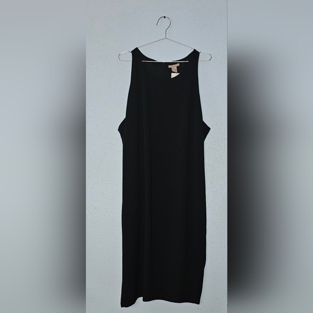 NWT - H&M Little Black Dress - Sleeveless - Size 24 - Knee-length for woman 5'…